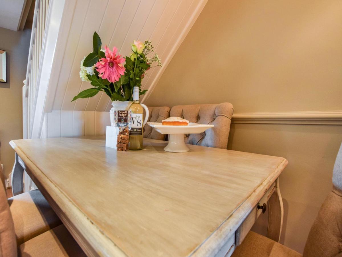 Appletree Cottage 水上伯顿 外观 照片